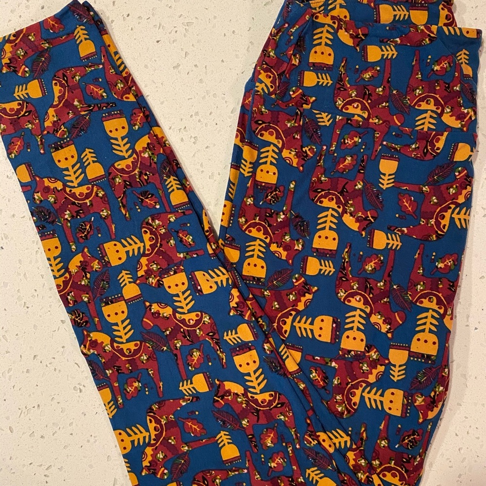 Lularoe Leggings : One size (fits 2-10)